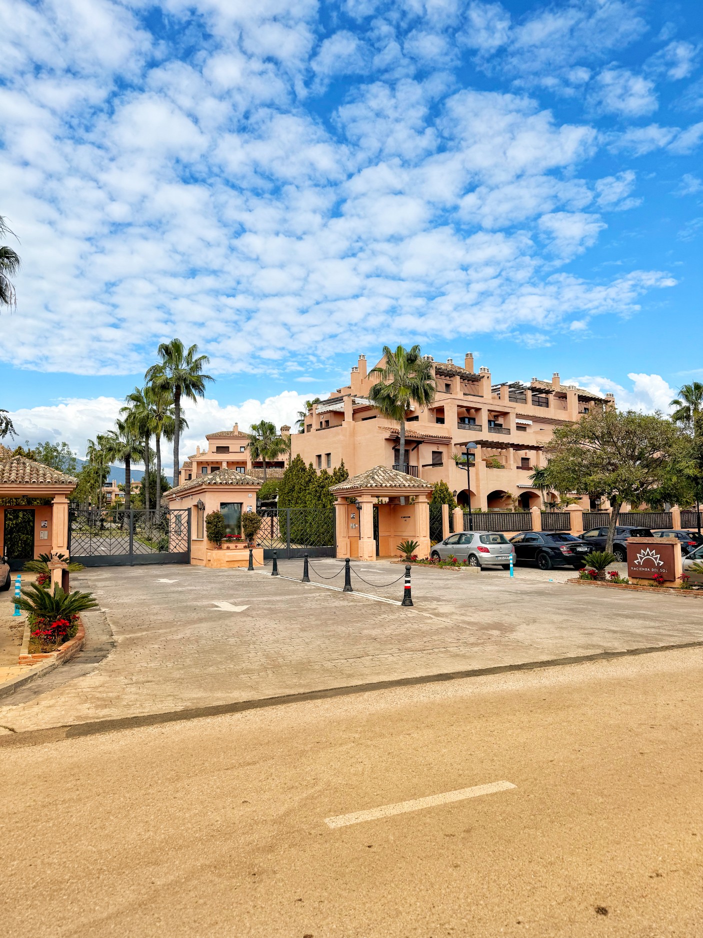 New Golden Mile, Atalaya Isdabe